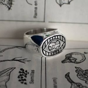 anillo con grabado personalizado
