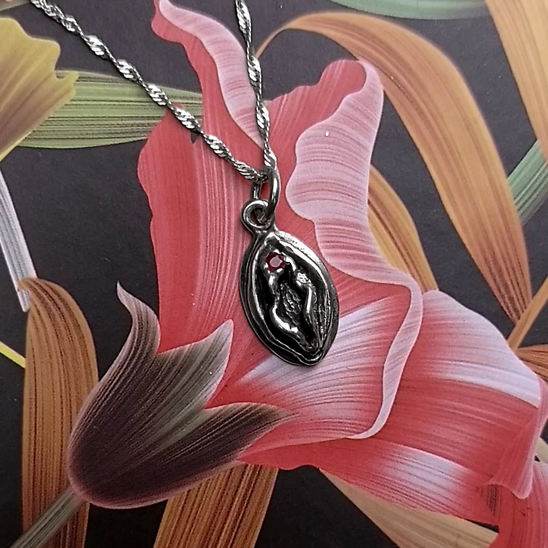 Medallita Vulva · Plata 950 - Image 5